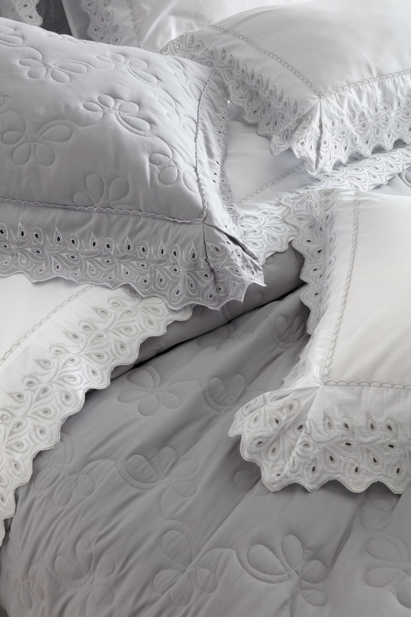 Clara Bedding Set