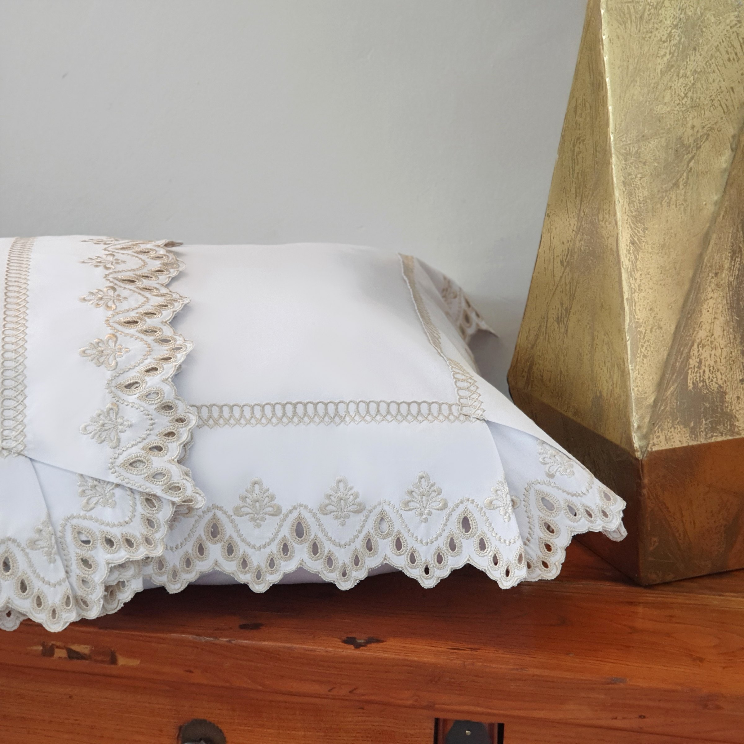 Kit 6 Pares de Fronhas Bordadas